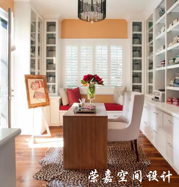 書房這么美，還能專心地看書嗎？