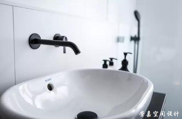 用灰色粉色為主色的北歐公寓